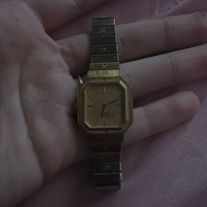 I am selling a watch